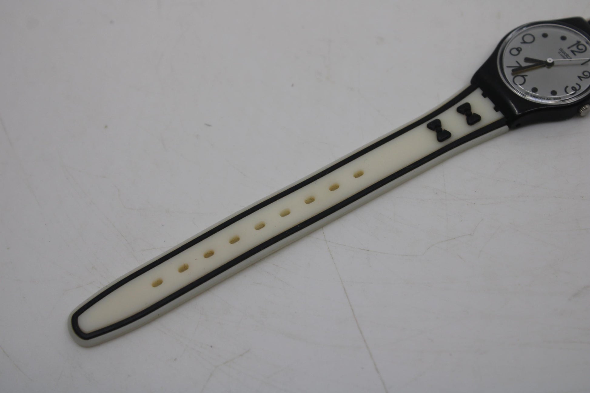 Vintage ladies Swatch, 'Collar Girl' LB169, NO box, Near Mint Condition, working 100%