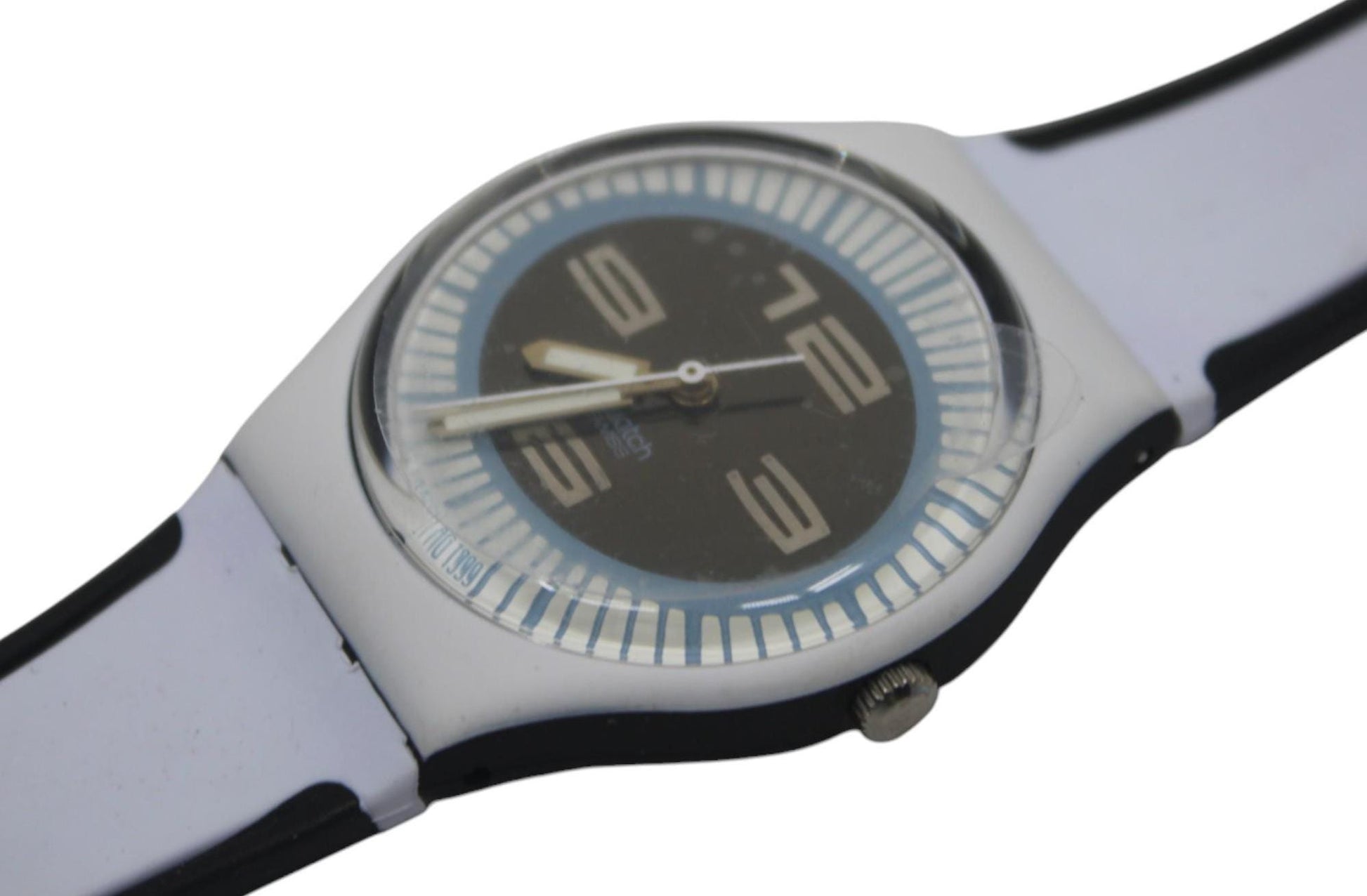 Vintage 34mm Gents Swatch from 1999 called the Rugby Ball, model number GB197