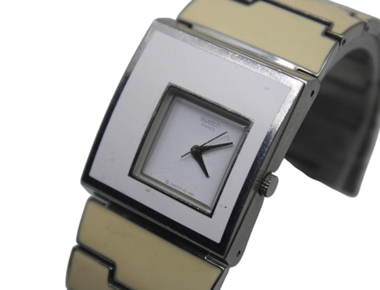 Vintage Irony Ladies Square Swatch called the Nata Para, model number YUS114G