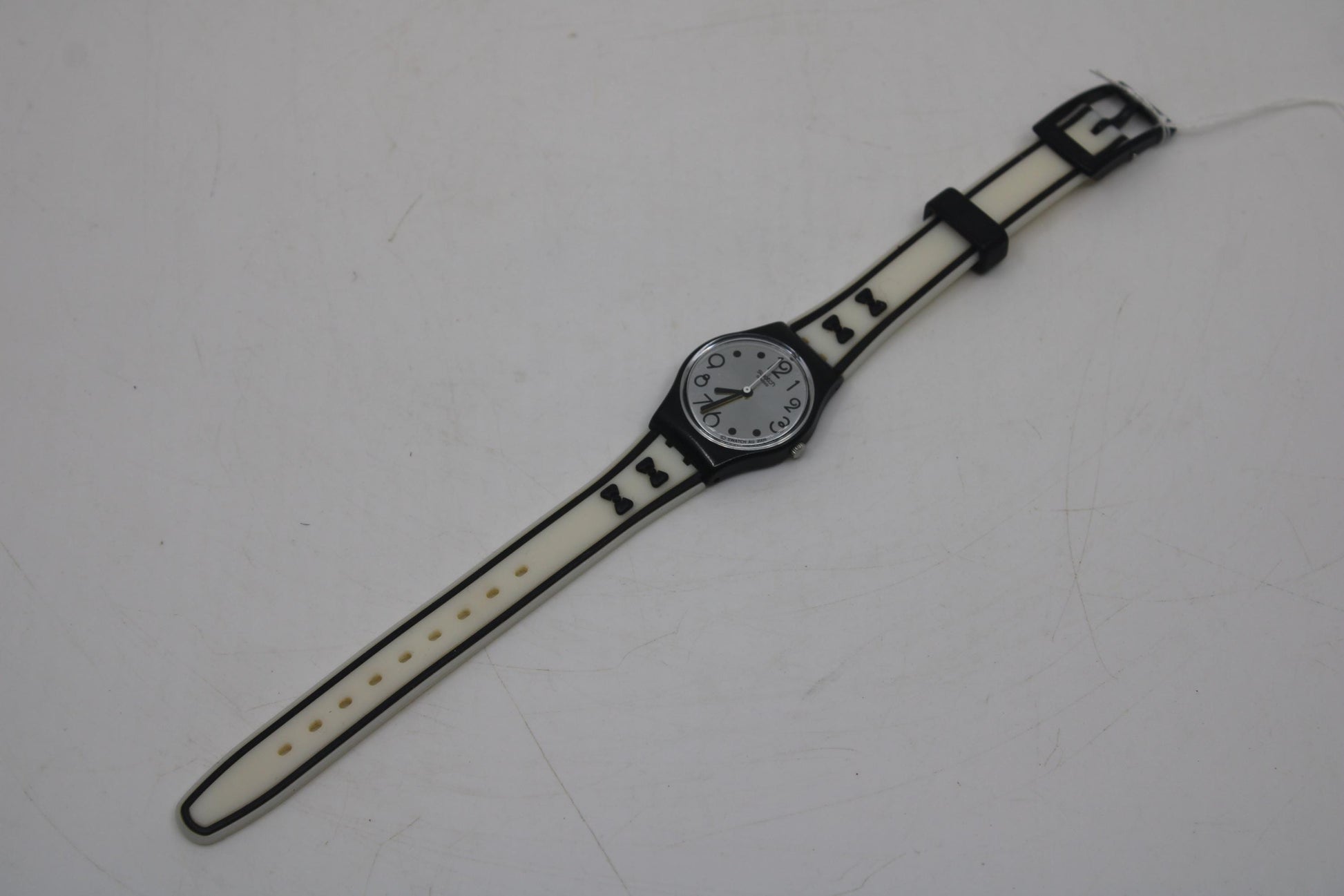 Vintage ladies Swatch, 'Collar Girl' LB169, NO box, Near Mint Condition, working 100%