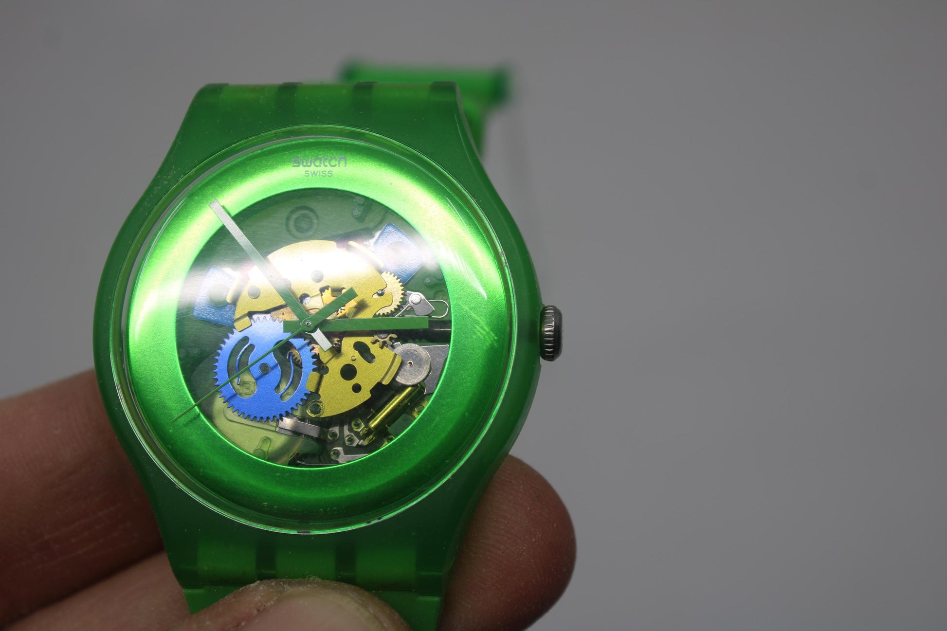 Vintage New Gents Swatch 'Green Lacquered' SUOG103, in Near Mint, working 100% with the original strap