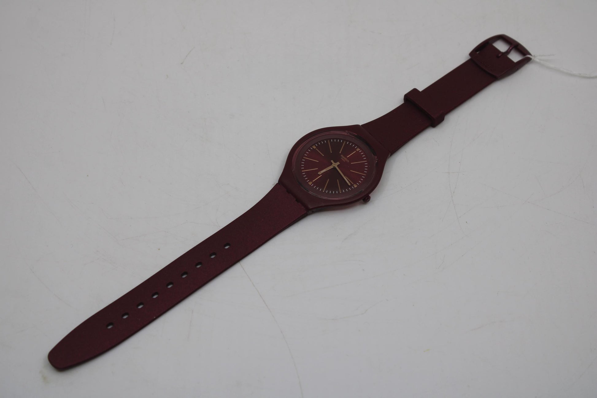 Skin Big Swatch 'Skinavola' SVUR102, NO box, New Old Stock, Never Used or Worn, Watch is working 100%, strap is original