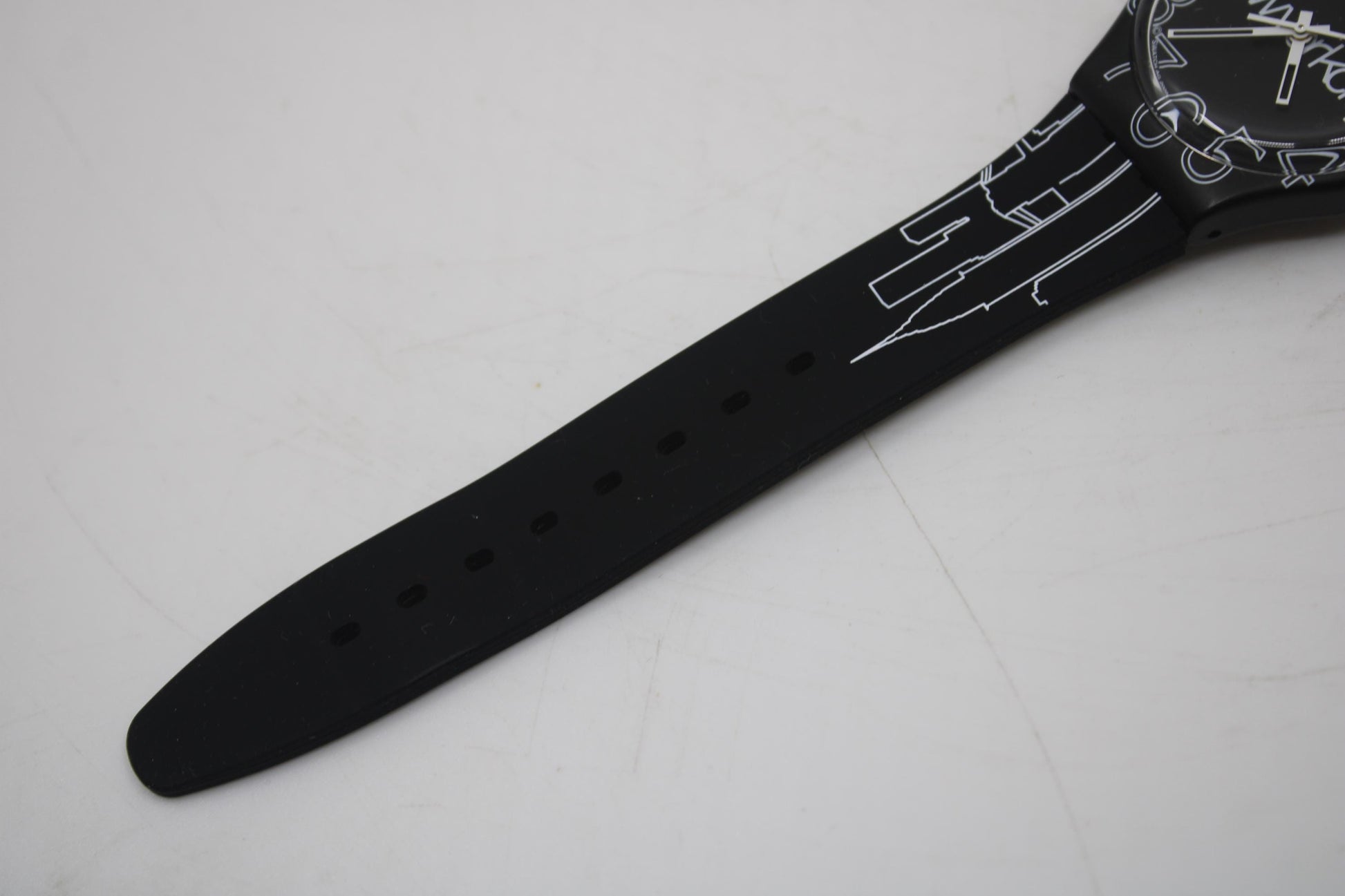 Rare NY New York Swatch special 'lines in the sky' GZ209, mint condition with original strap and battery