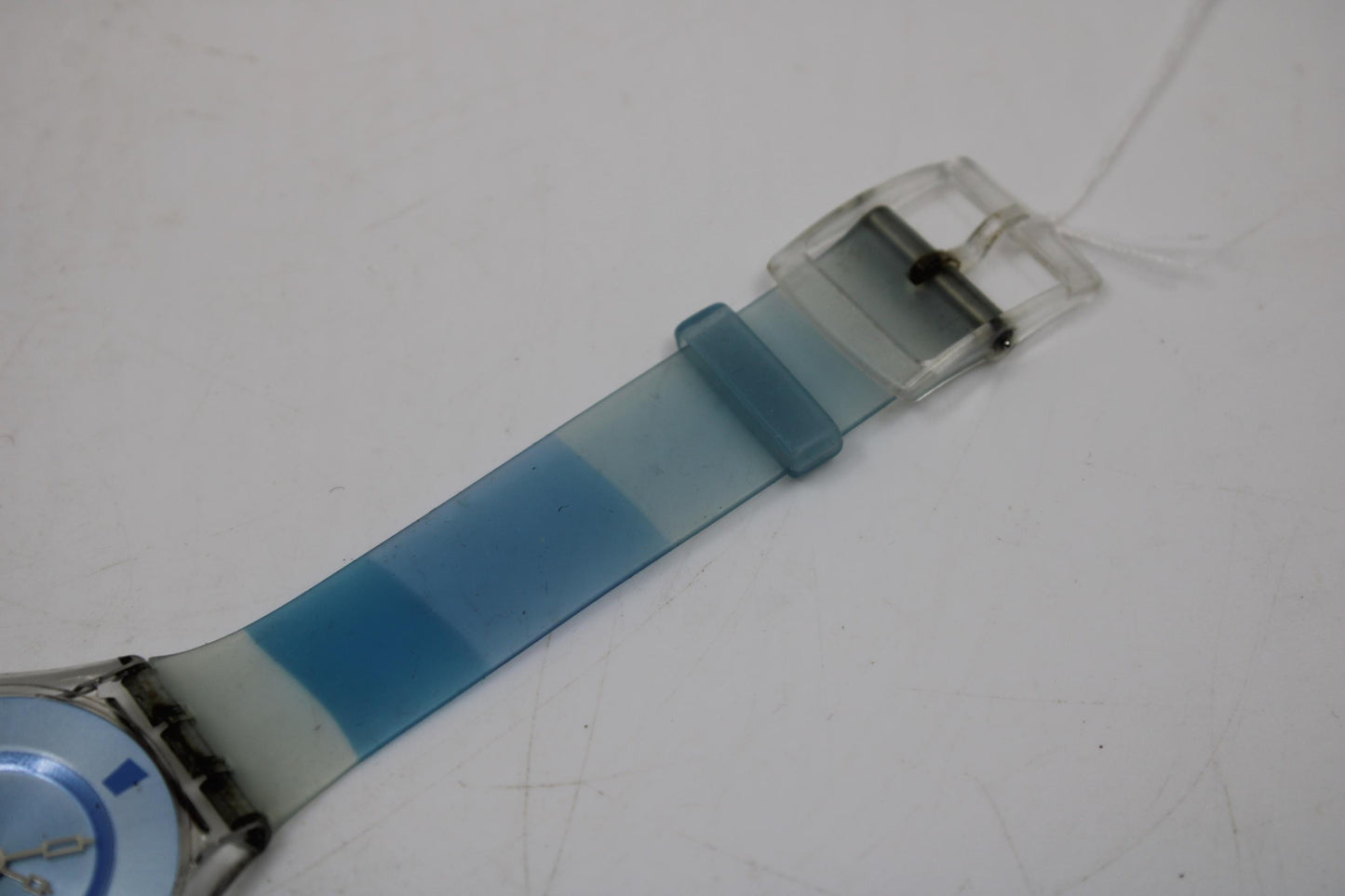 Vintage Skin Swatch 'Bludablu' SFK170, NO box, good, used condition, Watch is working fine, strap is original