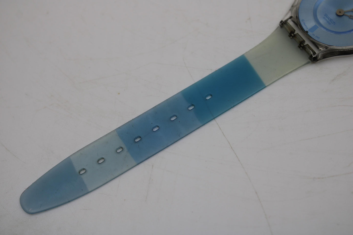 Vintage Skin Swatch 'Bludablu' SFK170, NO box, good, used condition, Watch is working fine, strap is original
