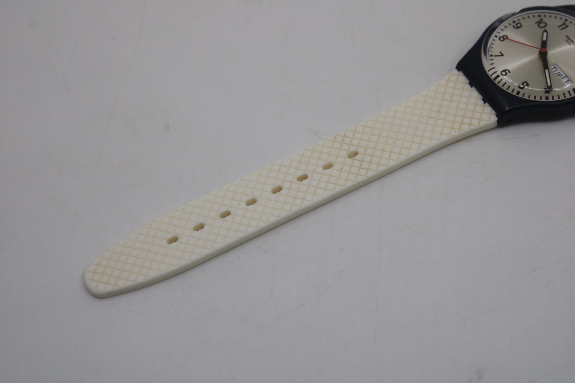 Vintage Gents Swatch, 'White Delight' GN720, NO box, VERY good, used condition, working 100%