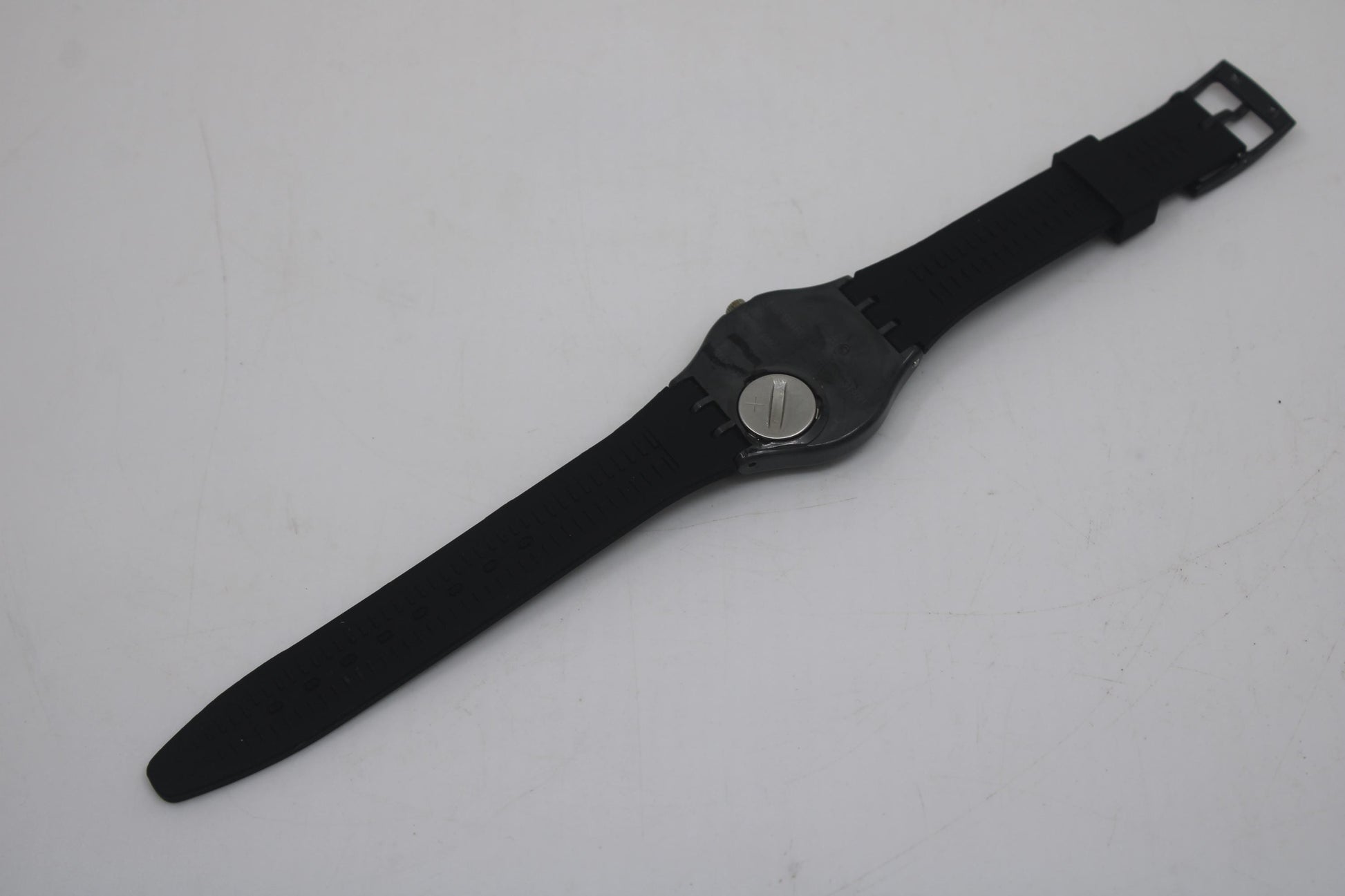 1991 Vintage Gents Swatch 'Genji' GB723, it is in a used condition, clock working fine with brandnew strap