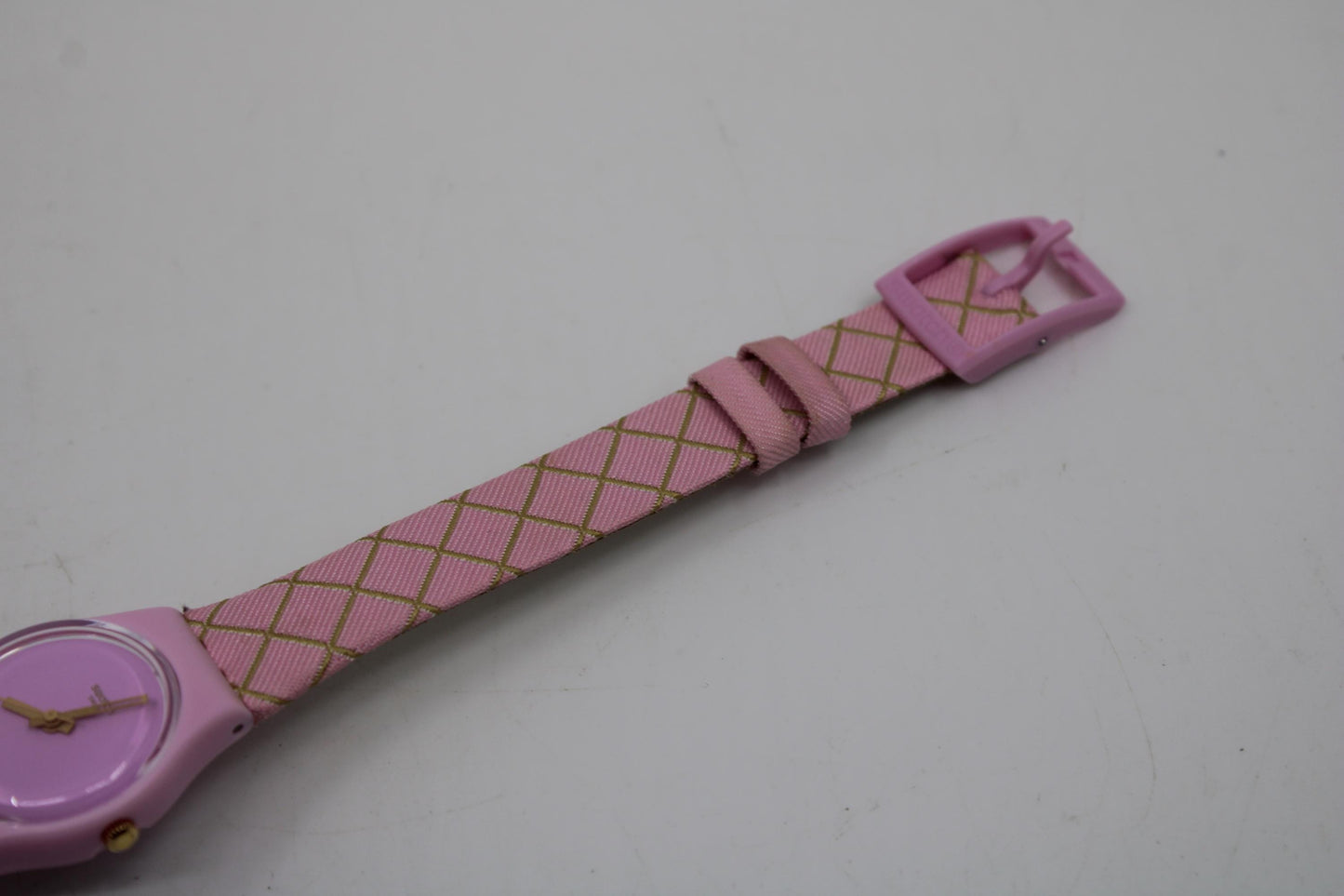 Vintage 25mm ladies Swatch, LP133, 'Waffel' NO box, MINT condition, original long, double wrap strap
