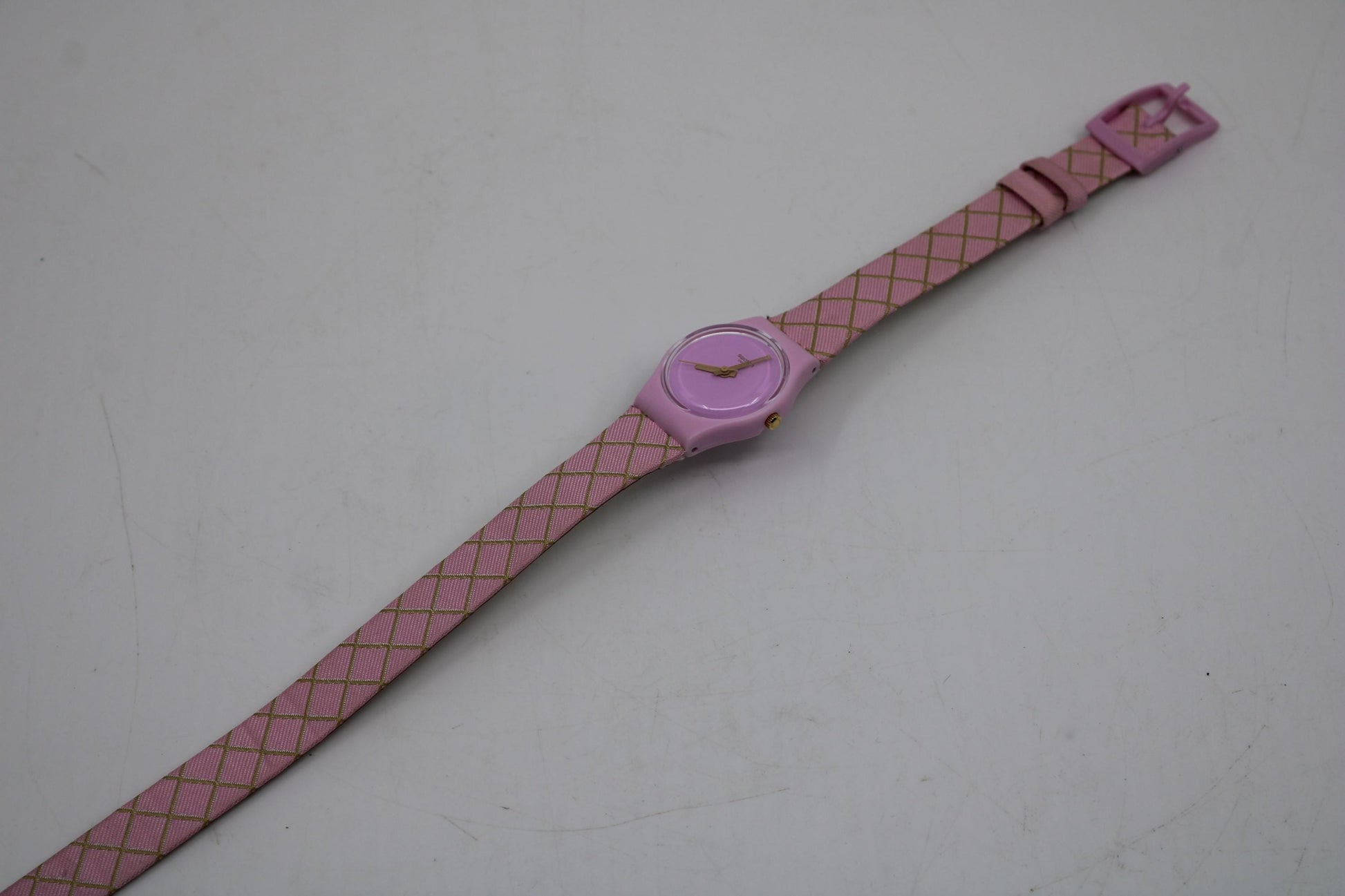 Vintage 25mm ladies Swatch, LP133, 'Waffel' NO box, MINT condition, original long, double wrap strap