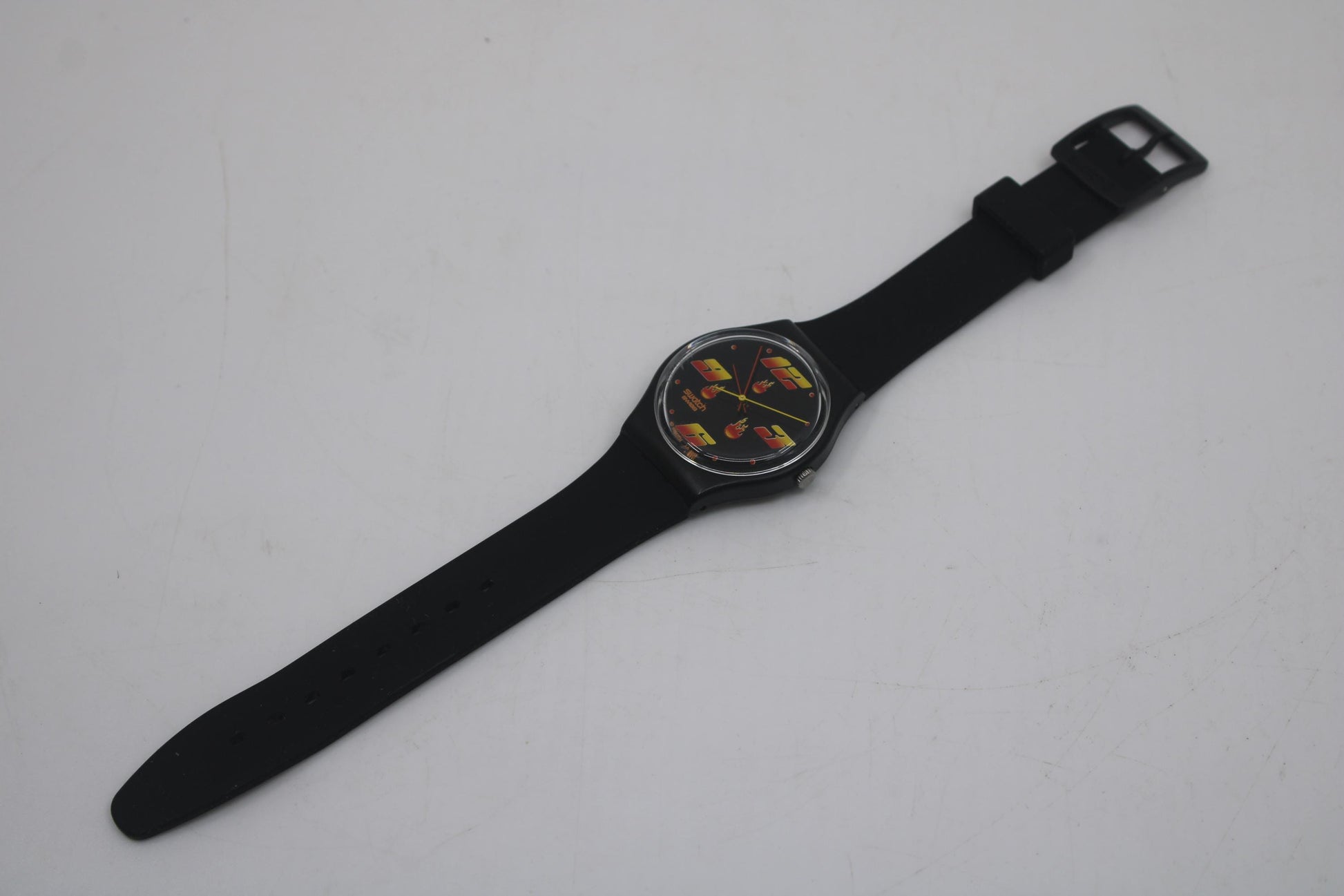 Vintage Gents Access Swatch 'Fire Guard Again' SKB106, Nice Used Condition, working fine with the original strap