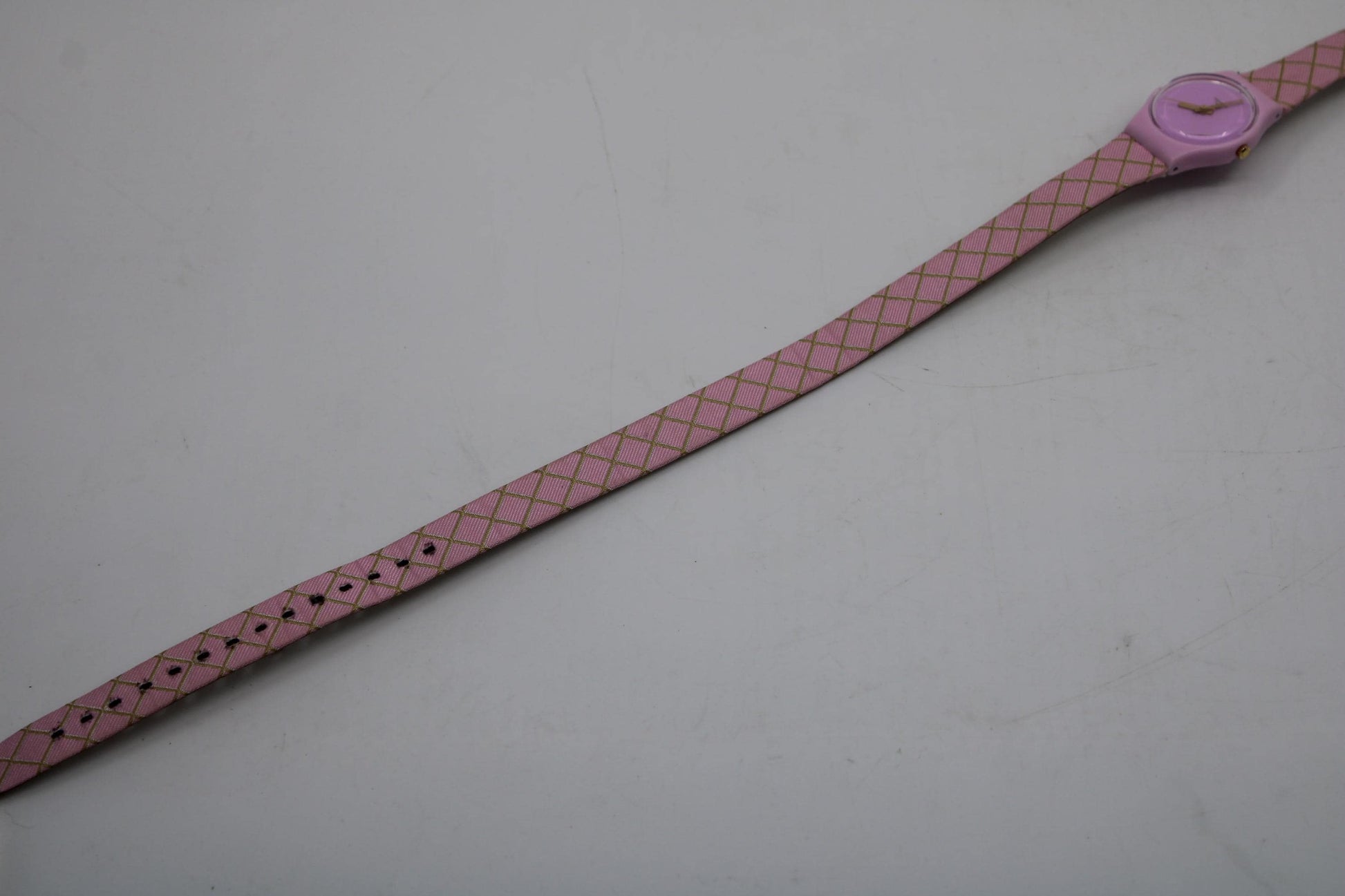 Vintage 25mm ladies Swatch, LP133, 'Waffel' NO box, MINT condition, original long, double wrap strap