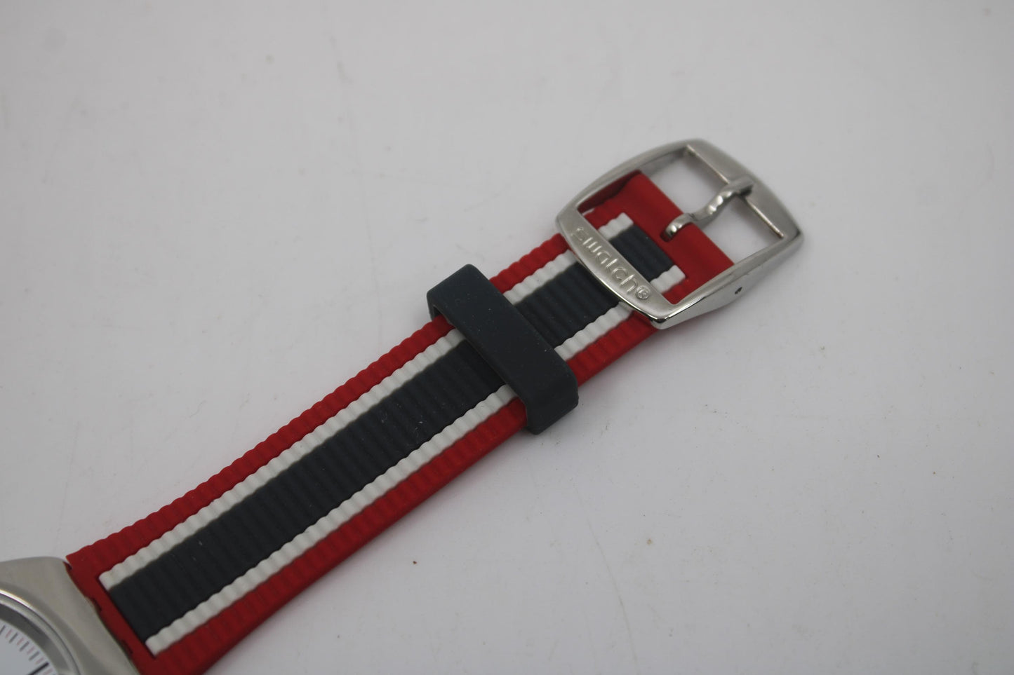 Skin Big Irony Swatch 'Skinflag' SYXS114, NO box, New Old Stock, Never Used or Worn, Watch is working 100%, strap is original