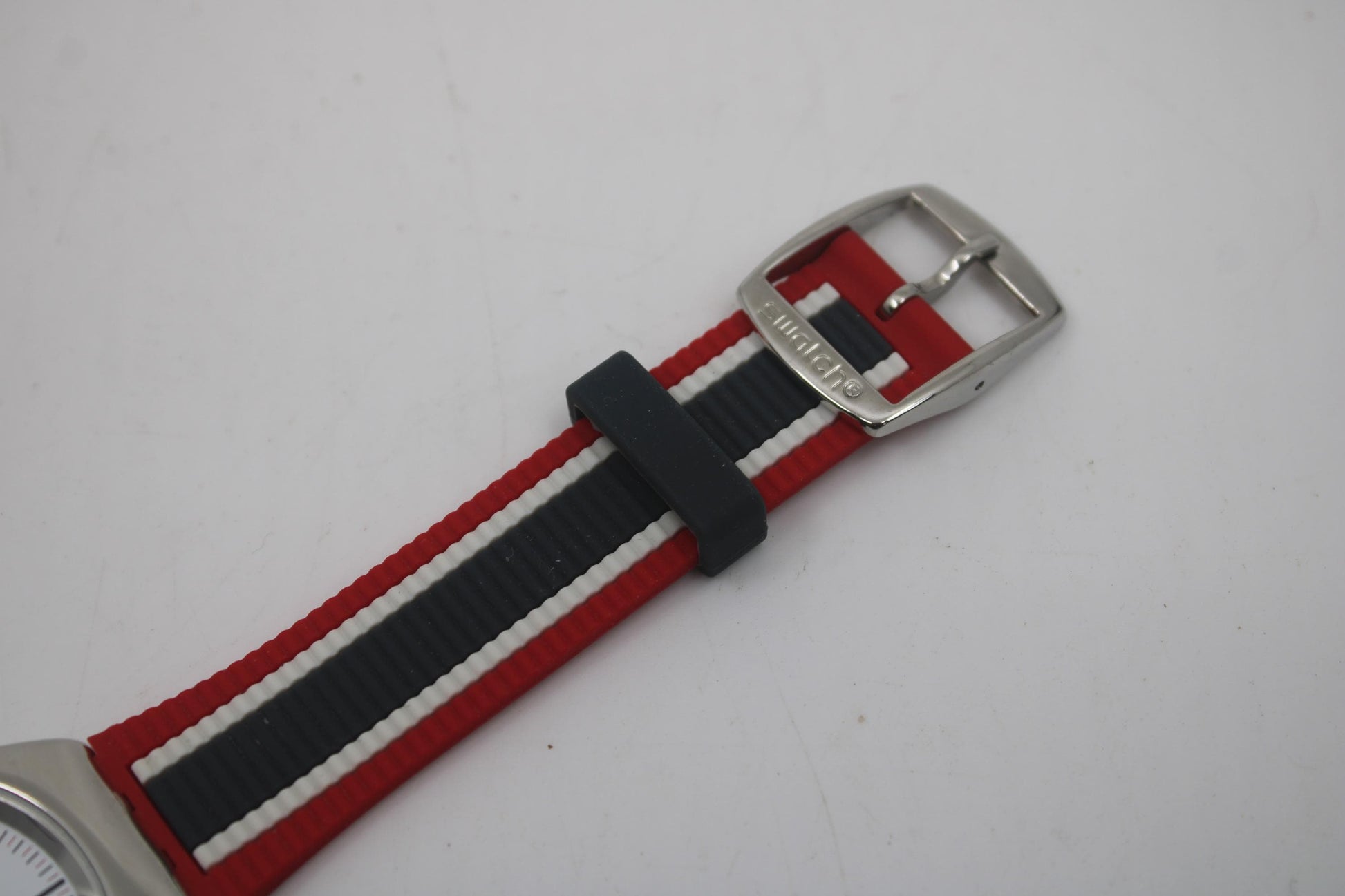 Skin Big Irony Swatch 'Skinflag' SYXS114, NO box, New Old Stock, Never Used or Worn, Watch is working 100%, strap is original