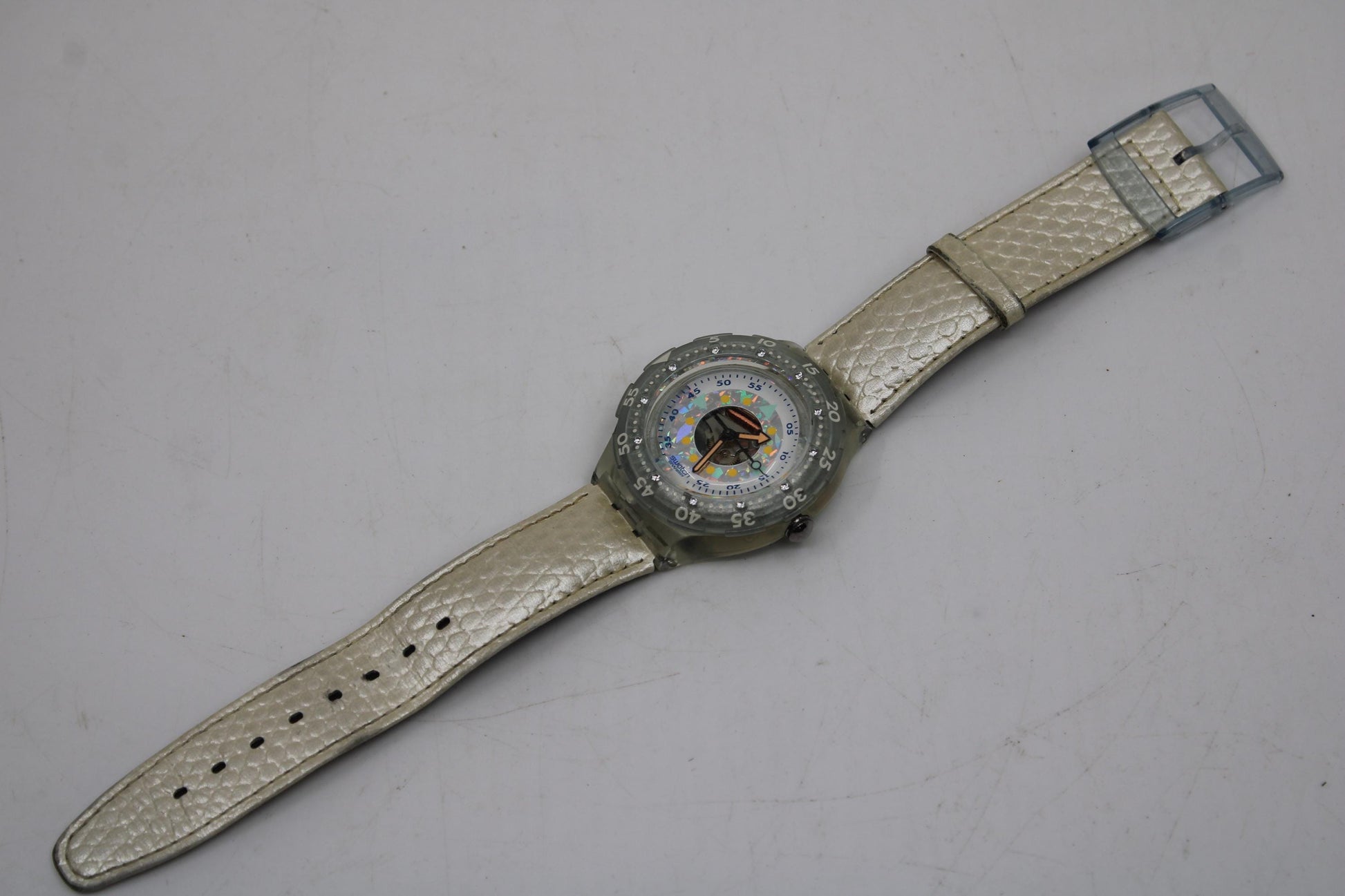 1994, Vintage Swatch Scuba 'Pearl Shell' SDK118, NO box, in Good, Working Condition, White Leather Strap