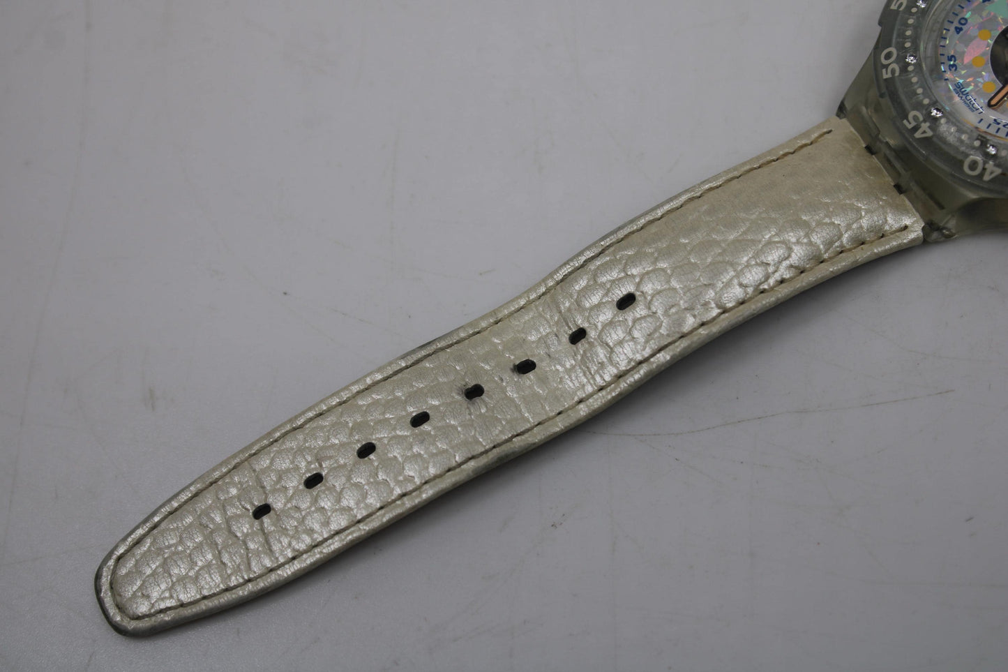 1994, Vintage Swatch Scuba 'Pearl Shell' SDK118, NO box, in Good, Working Condition, White Leather Strap