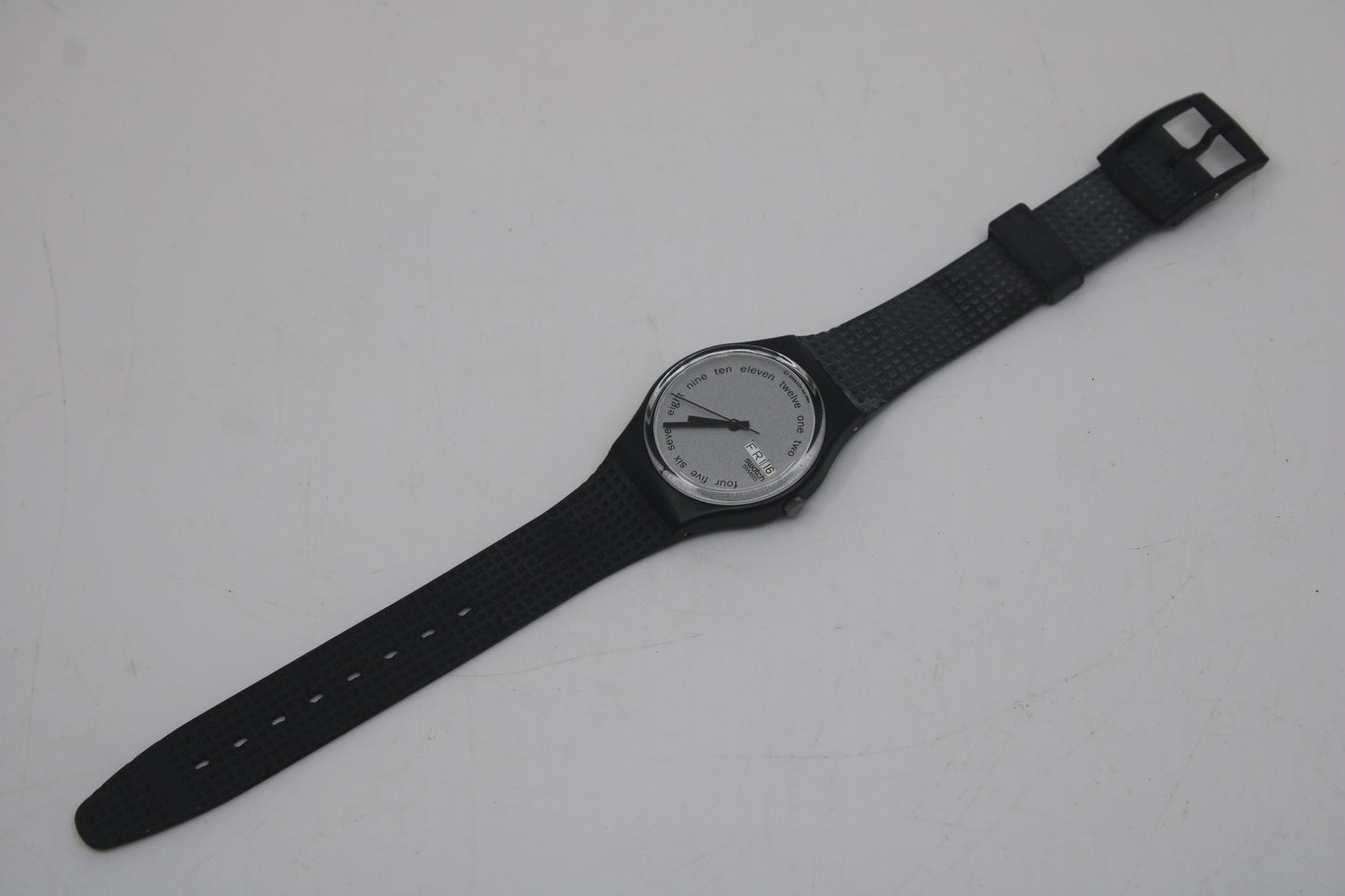 Vintage Gents Swatch 'The Burglar' GB717, NeW oLD SToCK, Never Worn, working 100% with original strap