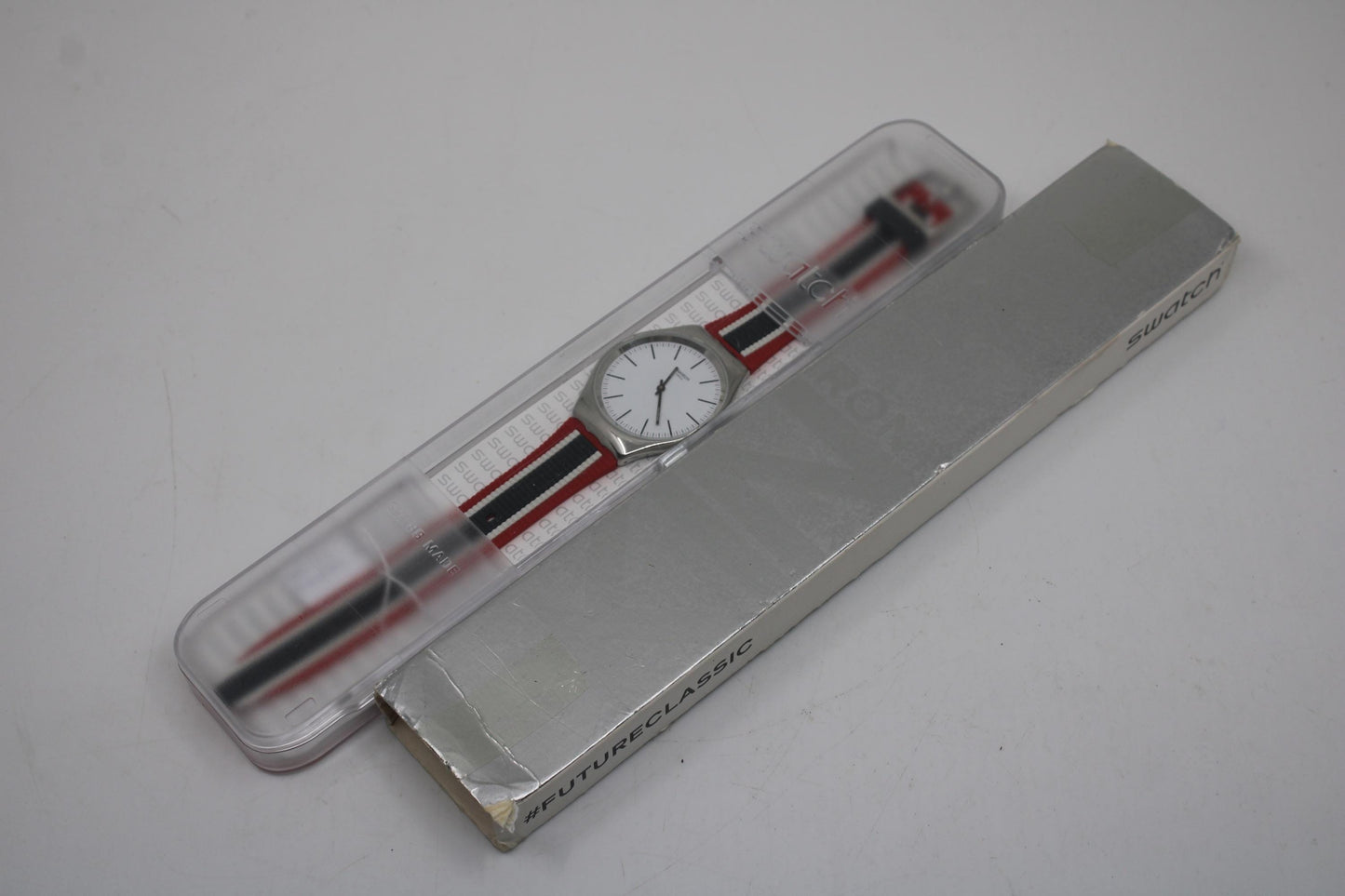 Skin Big Irony Swatch 'Skinflag' SYXS114, NO box, New Old Stock, Never Used or Worn, Watch is working 100%, strap is original