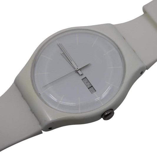 Vintage New Gents 41mm Swatch 'White Rebel' SUOW701, in good condition, working fine with the original strap