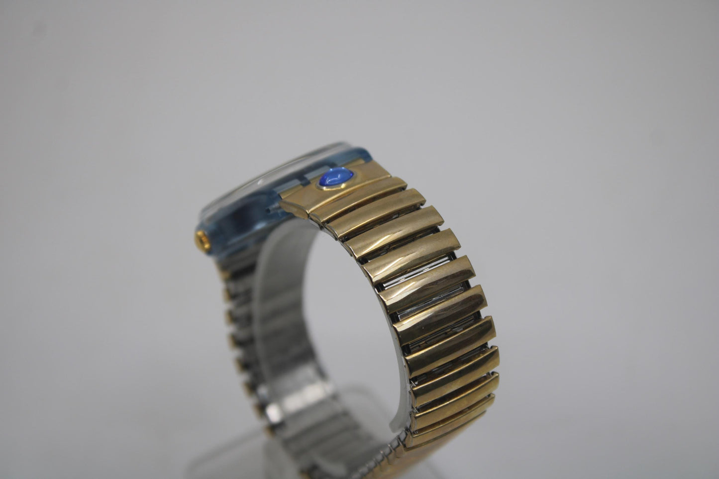 1992 Vintage Gents Swatch 'Gold Smile' GN123/124, unworn, new old stock condition with the original strap