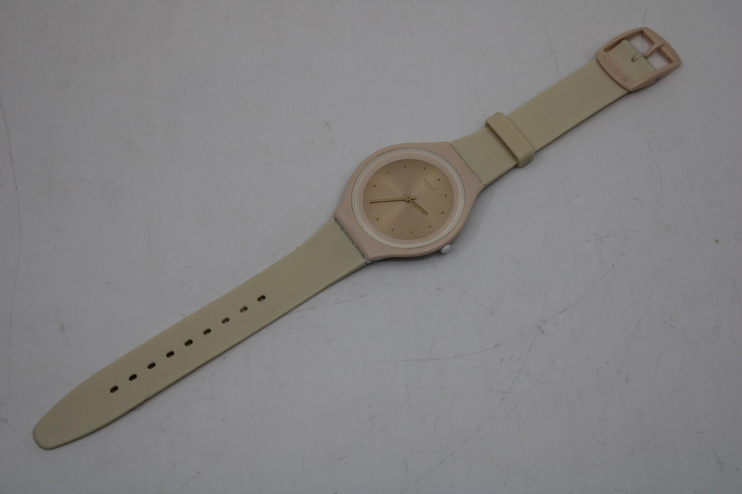 Skin Big Swatch 'Skin Skin' SVUT100, NO box, very good used condition, working fine with the original strap