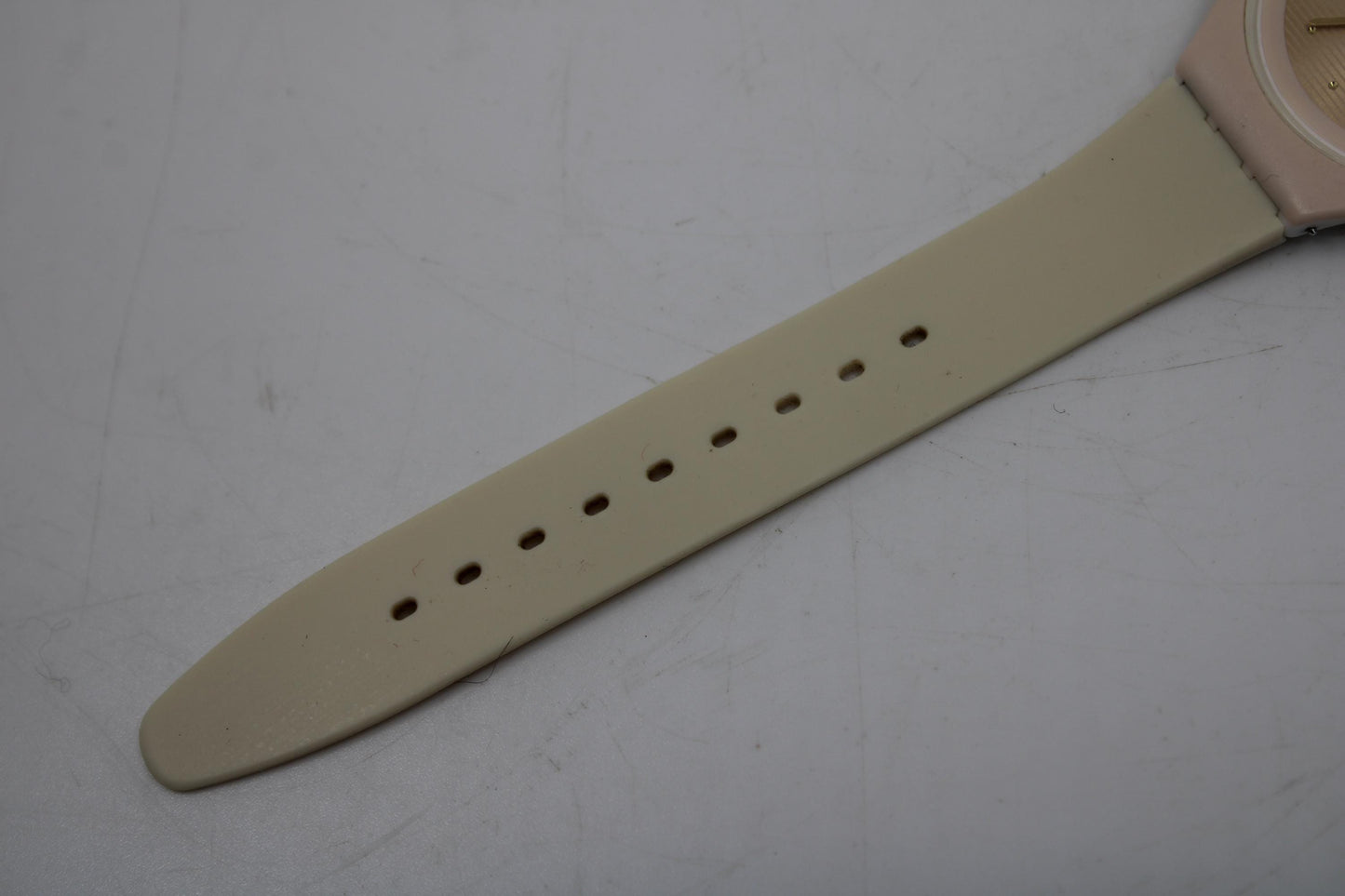 Skin Big Swatch 'Skin Skin' SVUT100, NO box, very good used condition, working fine with the original strap