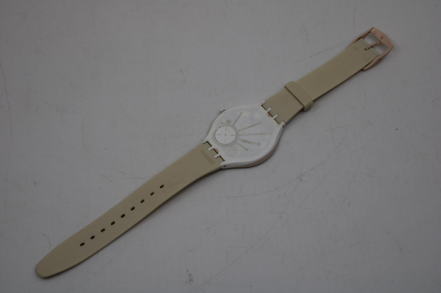 Skin Big Swatch 'Skin Skin' SVUT100, NO box, very good used condition, working fine with the original strap