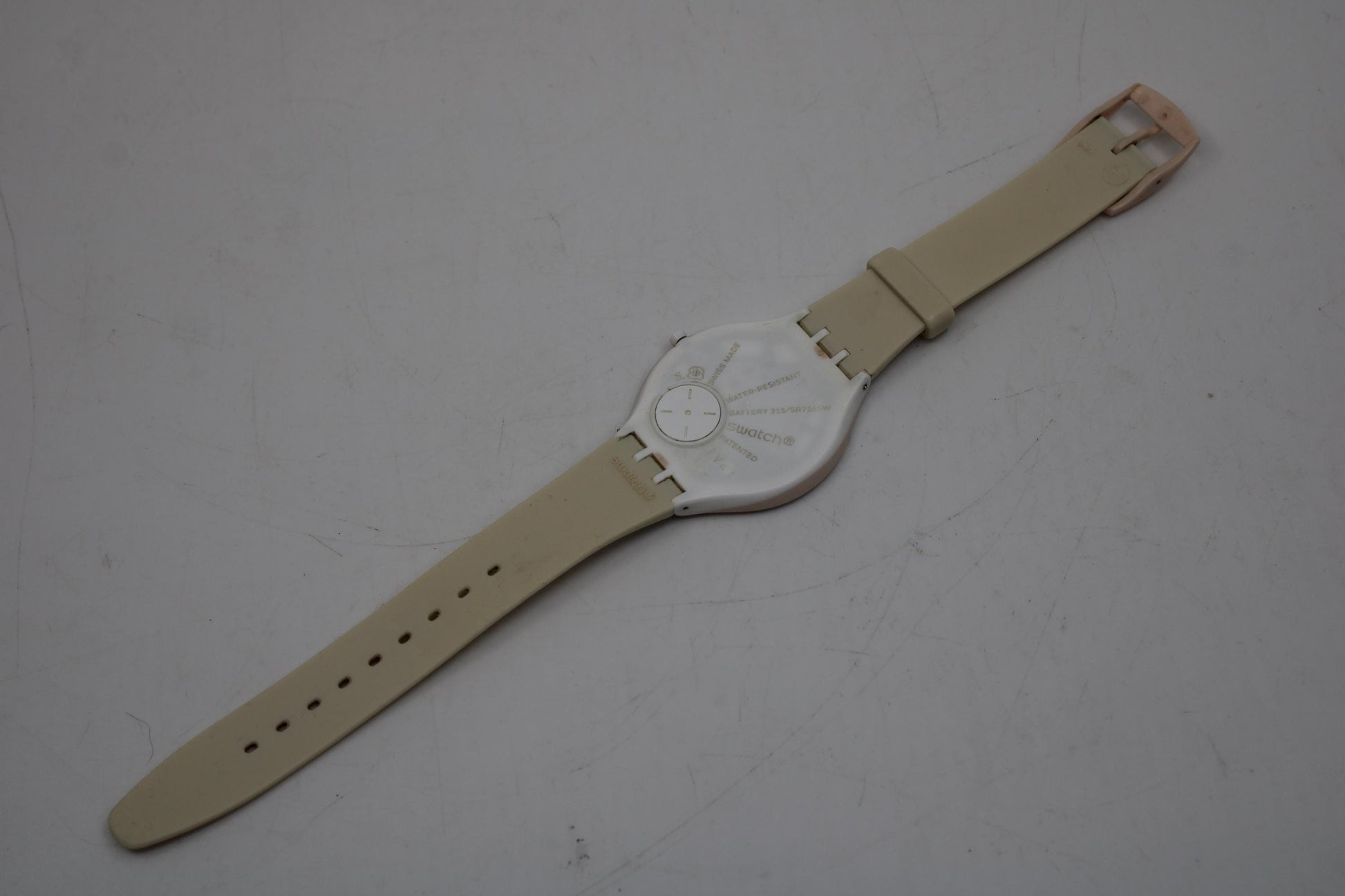 Skin Big Swatch 'Skin Skin' SVUT100, NO box, very good used condition, working fine with the original strap