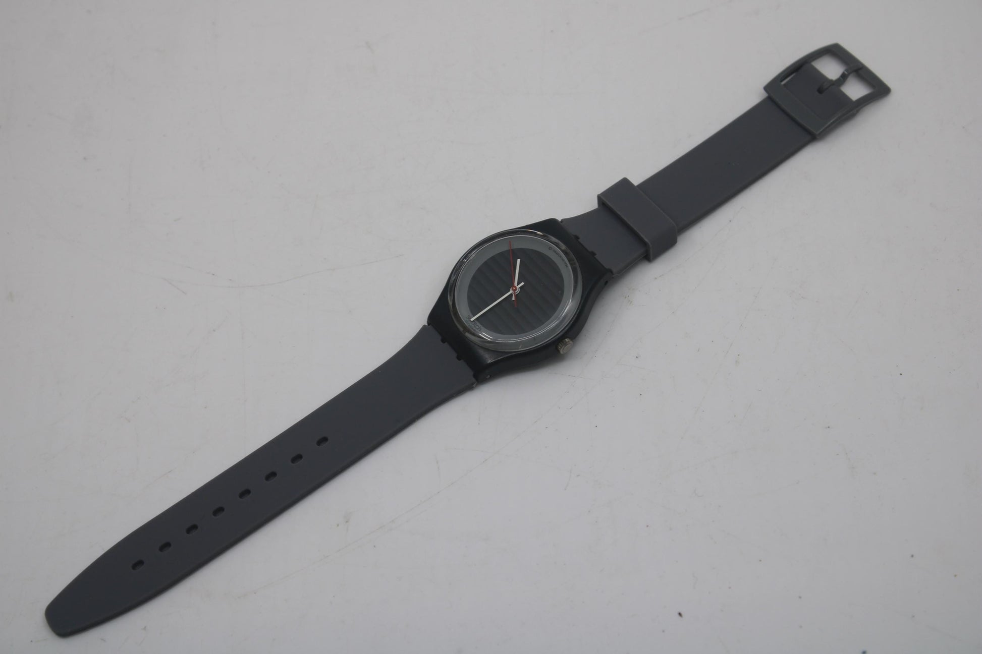 Swatch 34mm Gents, Silver Circle, GA105, VERY good condition, working