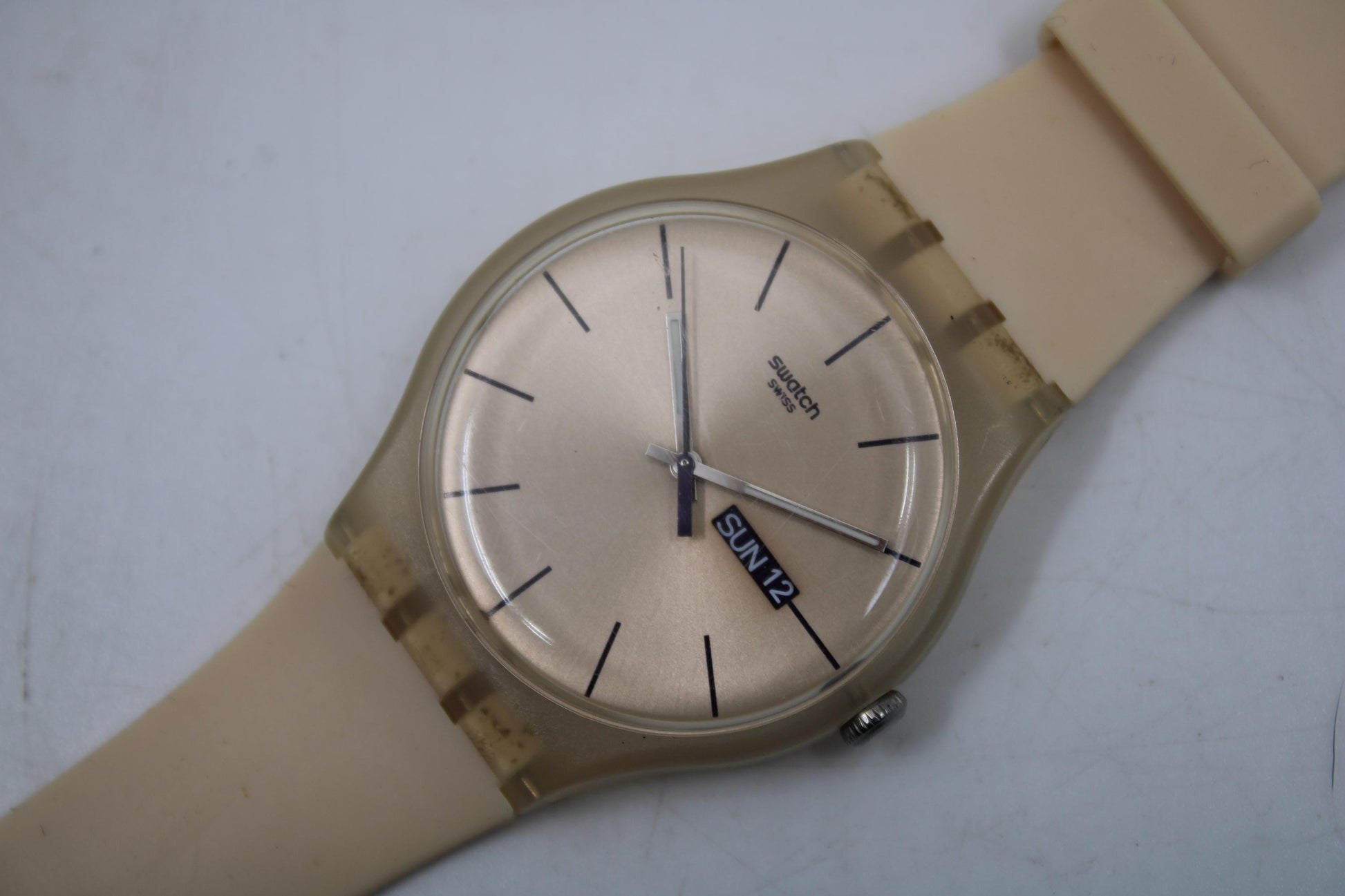 New Gents Swatch 'Rose Rebel' SUOT700, in used condition, working fine with the original strap