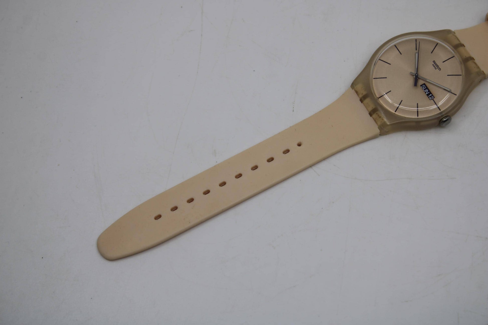 New Gents Swatch 'Rose Rebel' SUOT700, in used condition, working fine with the original strap