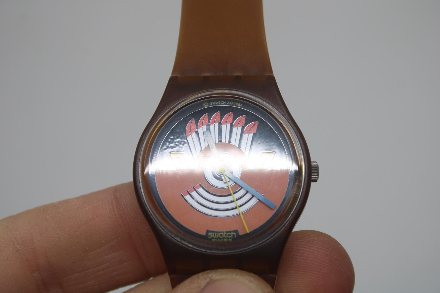 1986 Vintage Gents Swatch 'Ruffled Feathers' GF100, Unused condition, never worn, with the original strap