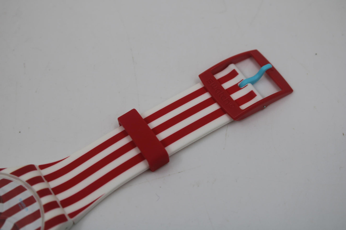 Vintage New Gents Swatch 'Sweet Kiss' SUOZ168, in MINT condition, working, with the original strap