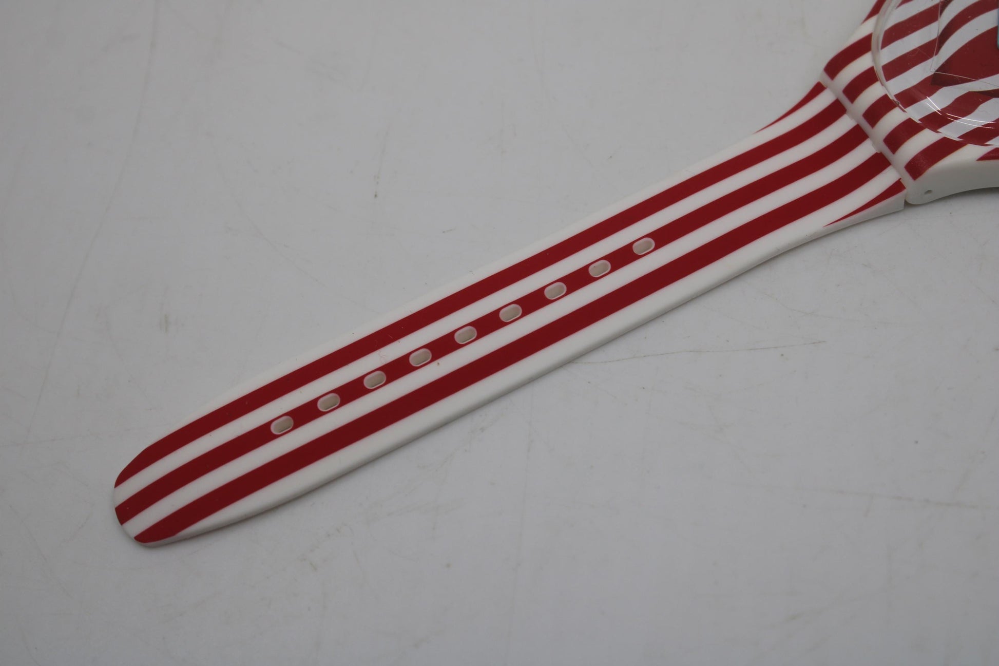 Vintage New Gents Swatch 'Sweet Kiss' SUOZ168, in MINT condition, working, with the original strap