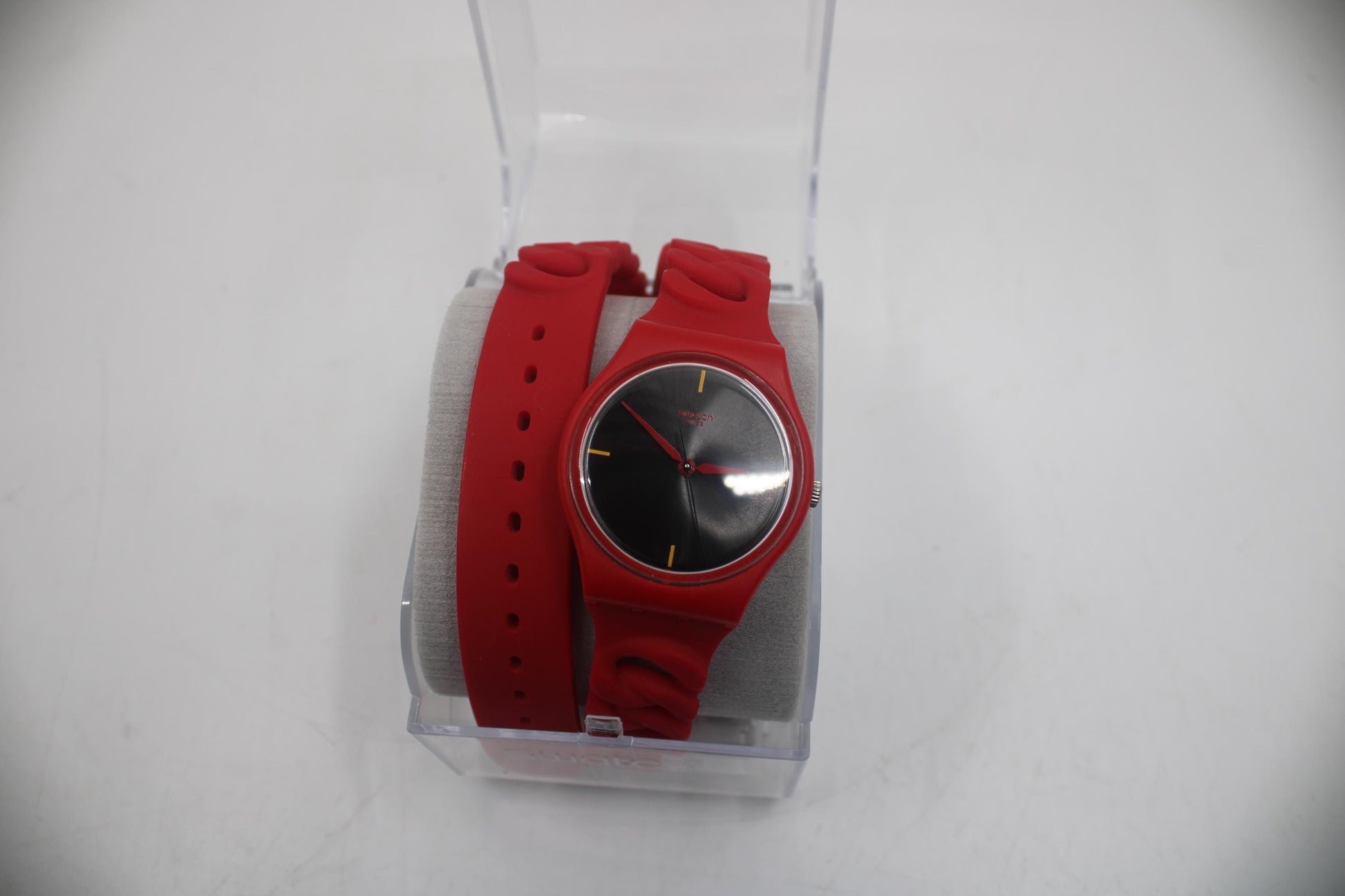 Swatch 34mm Gents, 'Cranberry Link', GR164, New Old Stock, Unworn, working, original strap
