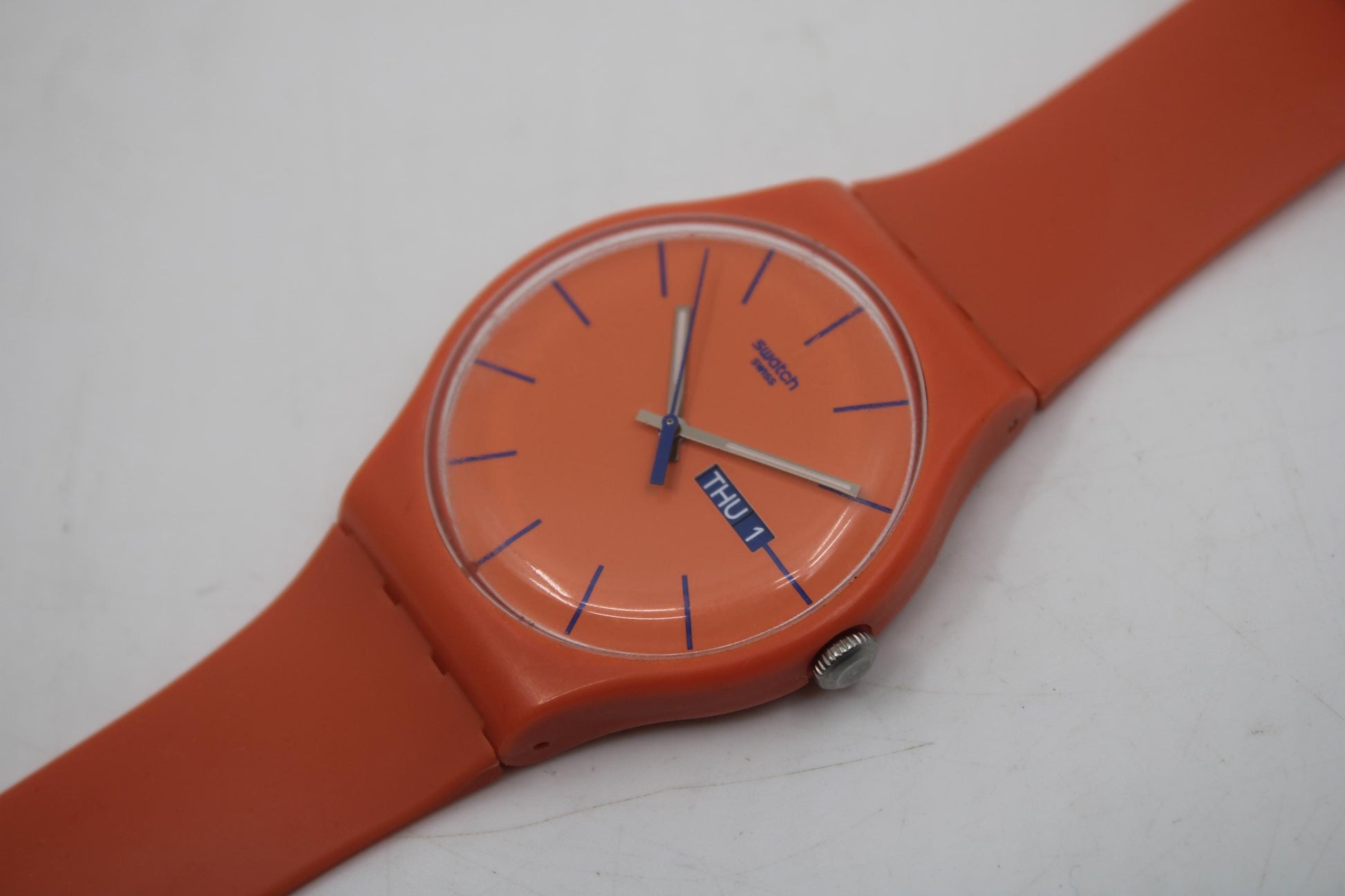 New Gents Swatch 'Orangy Pink Rebel' SUOO701, VERY nice used condition, working