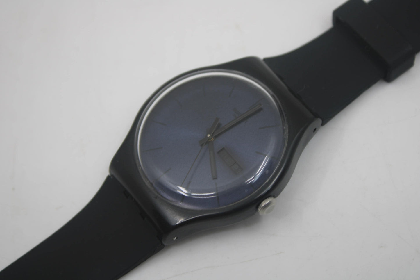 Swatch 41mm New Gent Black Rebel SUOB702, Silicone strap, Working, Nice, Used Condition