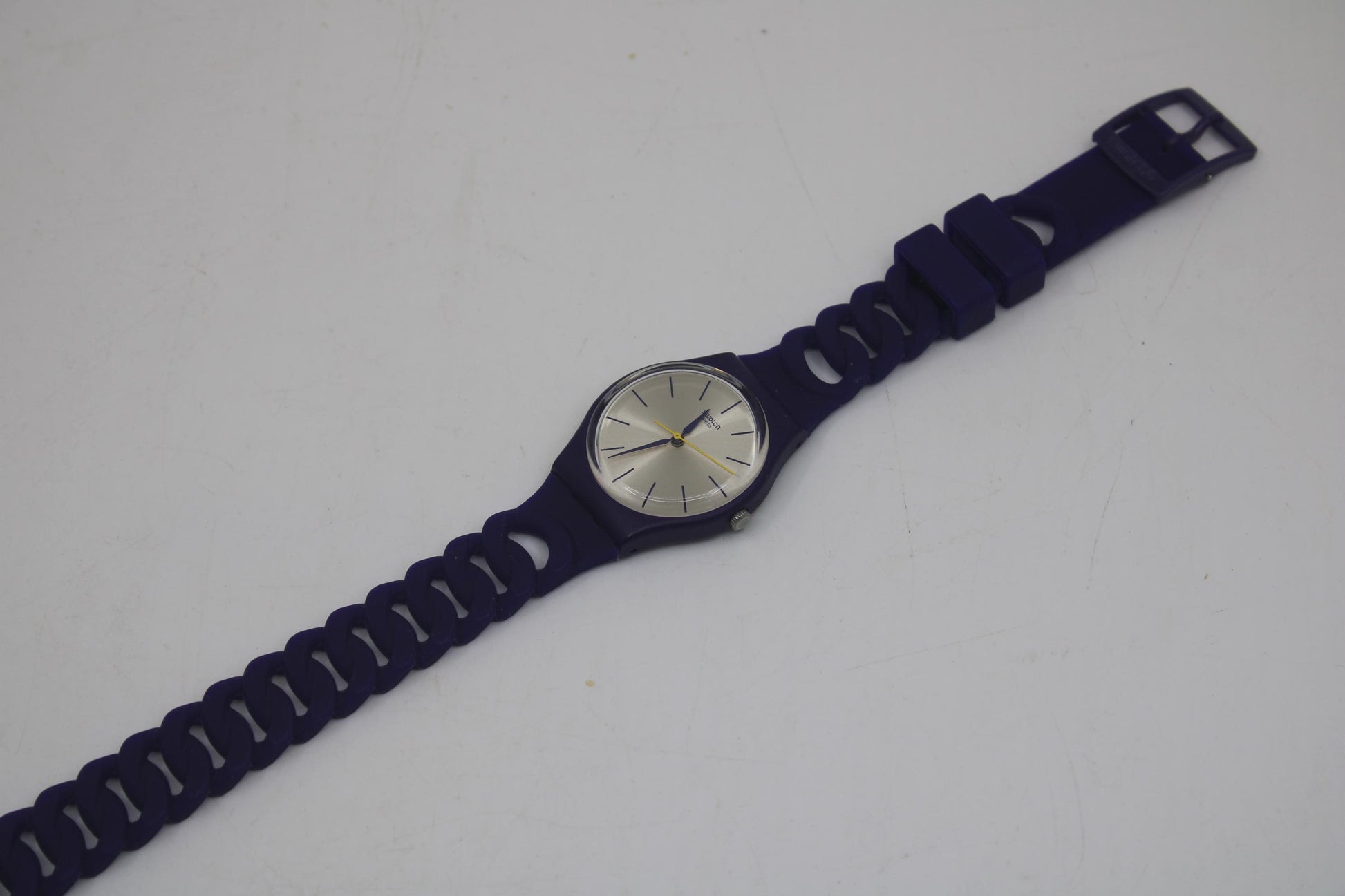 Swatch 34mm Gents, Purpbell, GV127, never worn, extra long strap