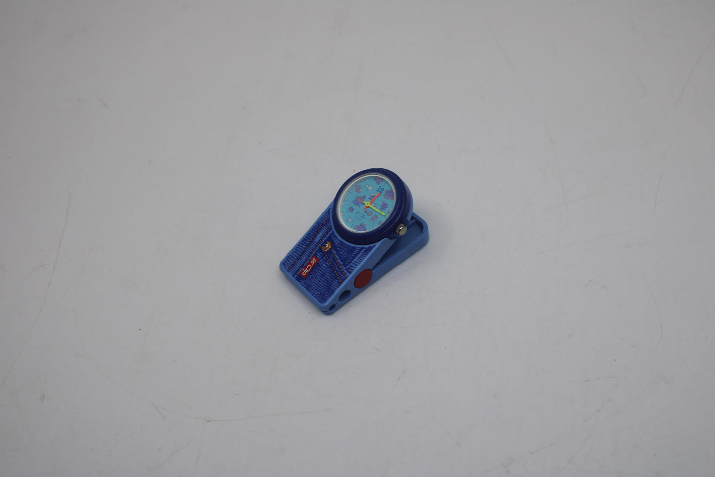 Vintage 80s Le Clip Swiss nurses watch, NOT working