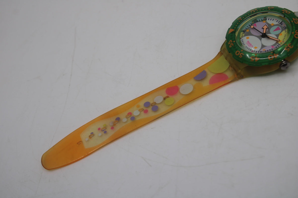 Vintage Swatch Scuba SDK105, Sea Grapes, Nice, Used Condition, working, ORIGINAL strap