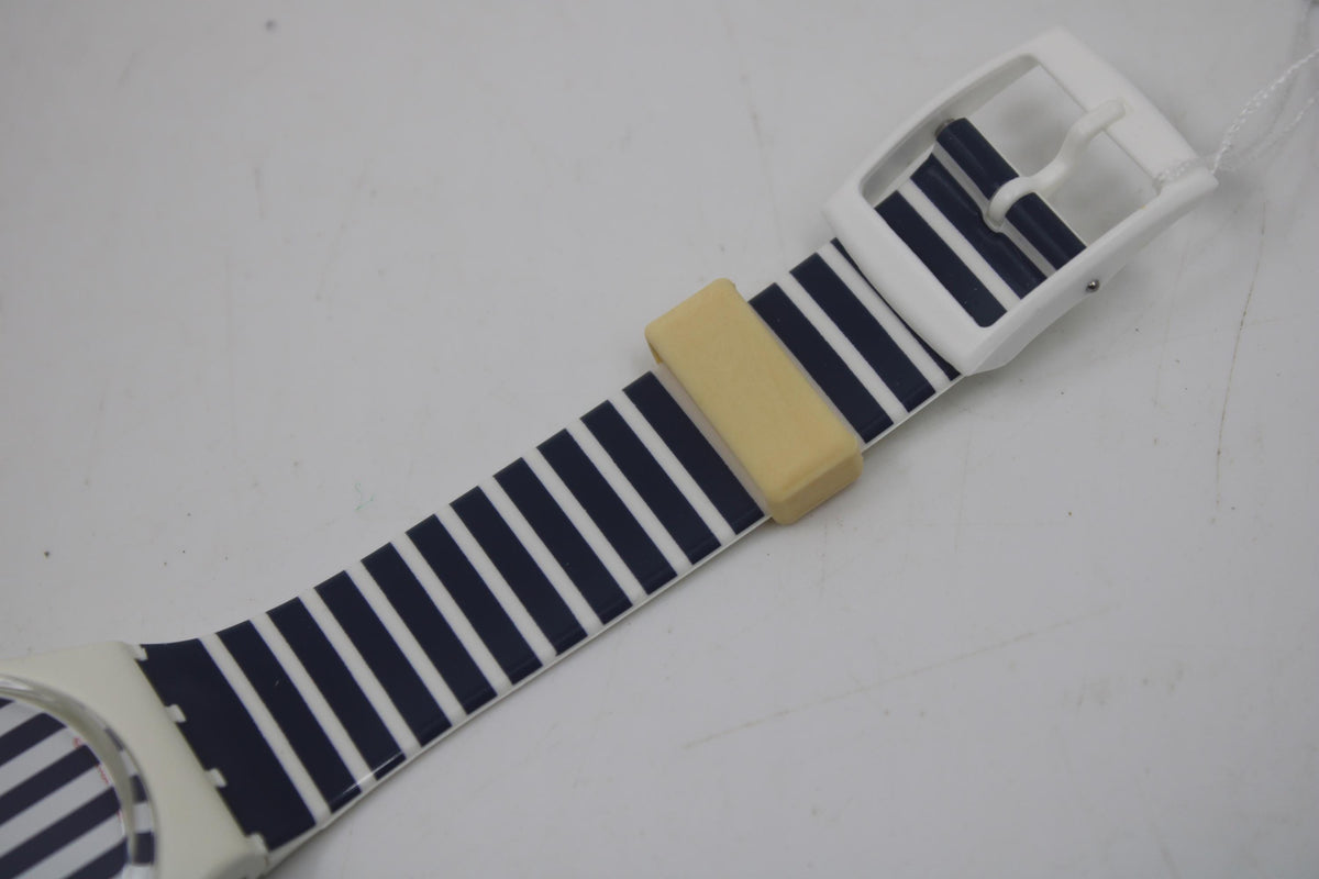 1988 Vintage Gents Swatch 'Deauville' GW111, new old stock, never worn, working, original strap
