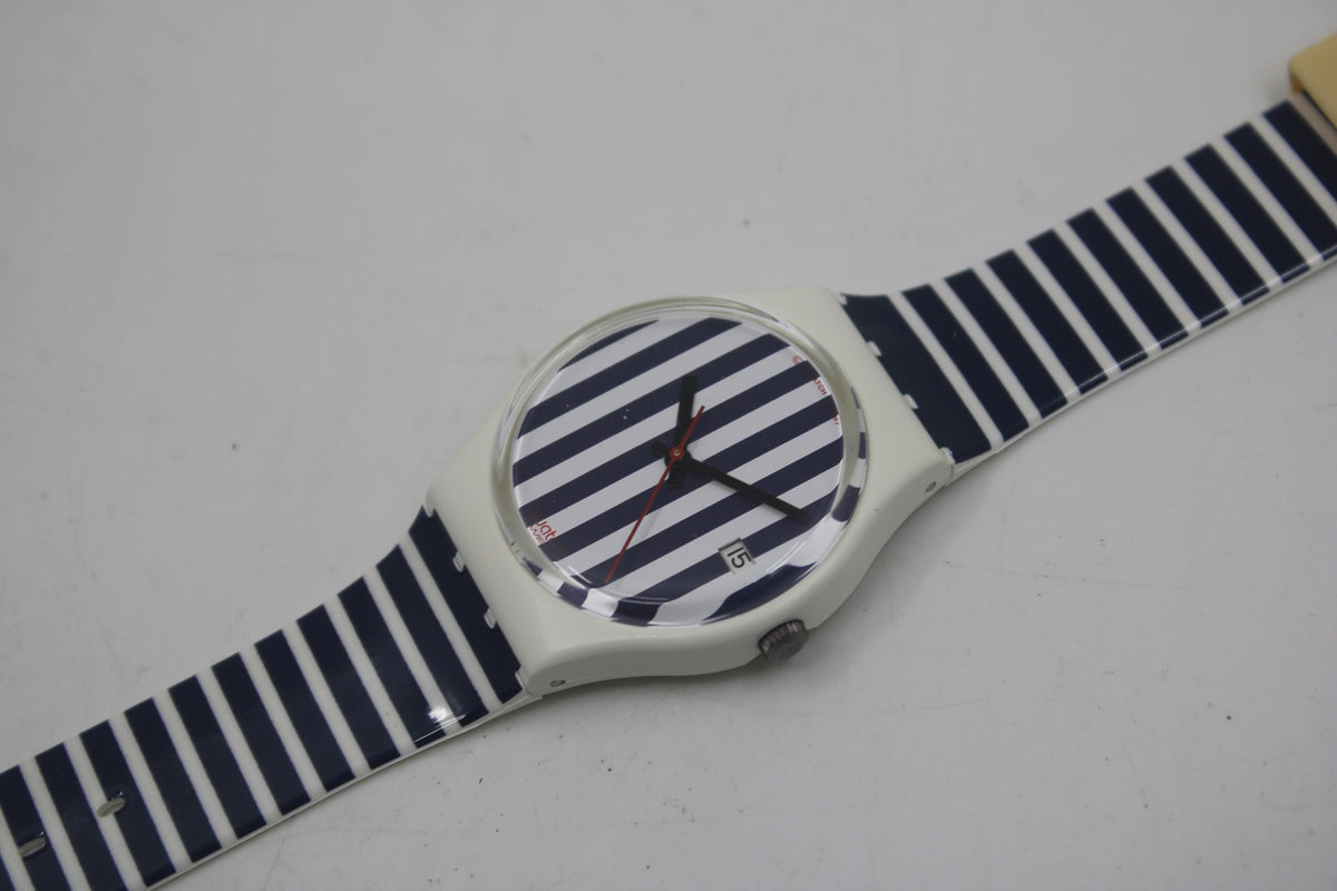 1988 Vintage Gents Swatch 'Deauville' GW111, new old stock, never worn, working, original strap