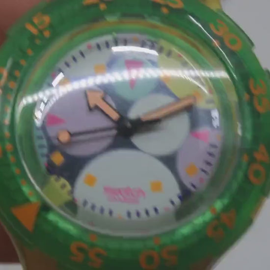Vintage Swatch Scuba SDK105, Sea Grapes, Nice, Used Condition, working, ORIGINAL strap
