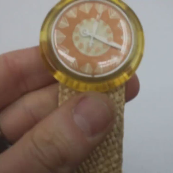 Vintage PWZ108 Pop Swatch, 'Leaf', NO box, Working, with original strap