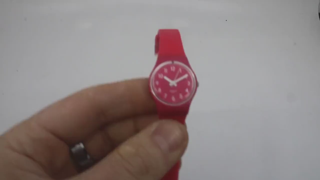 Pink Berry Vintage 25mm ladies Swatch, LR123, working fine, original long, double wrap strap