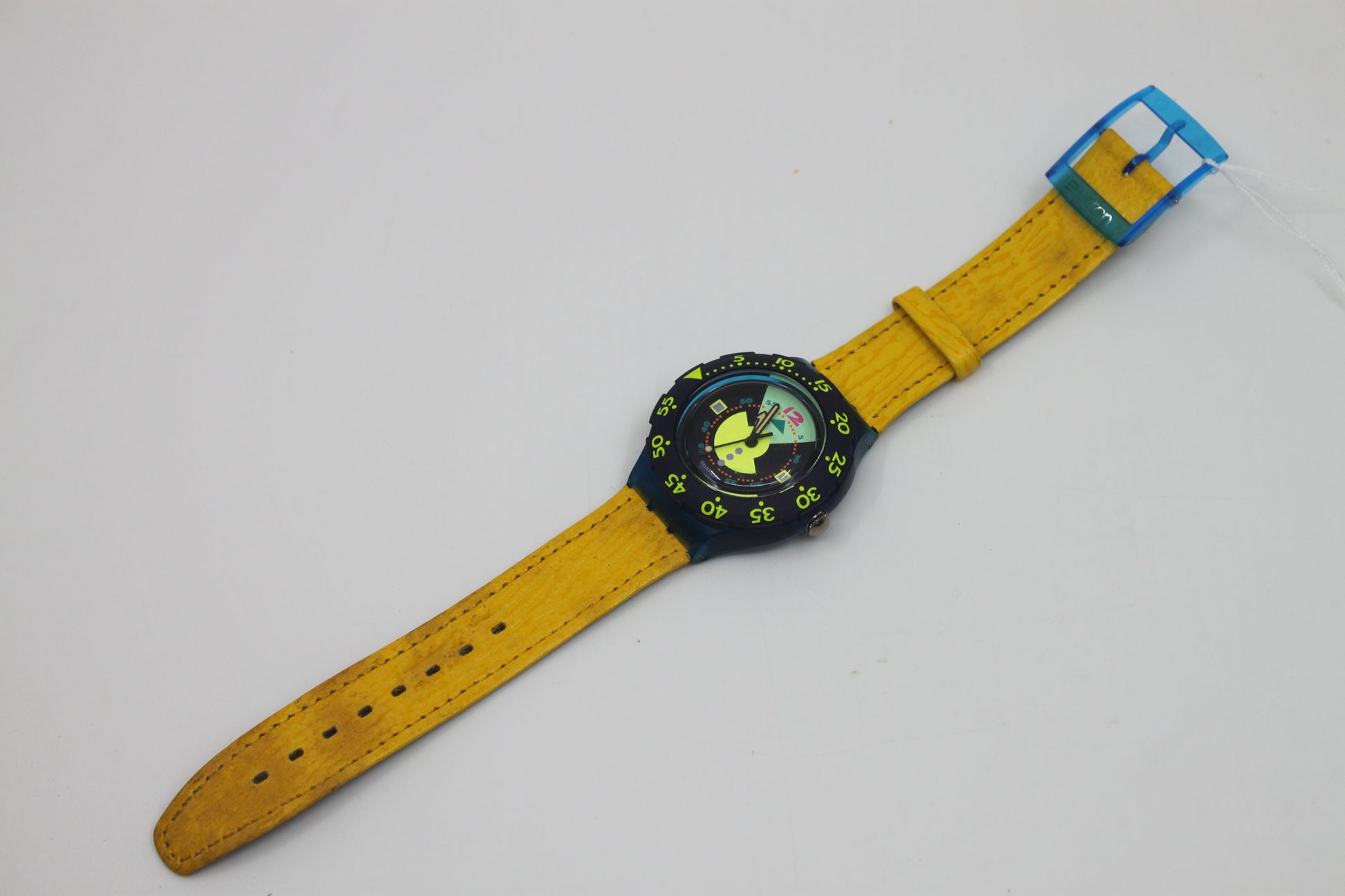 1992 Vintage Swatch Scuba 'Divine' SDN102, in MINT condition, working 100% with Original Leather Swatch Strap and Scuba Ring
