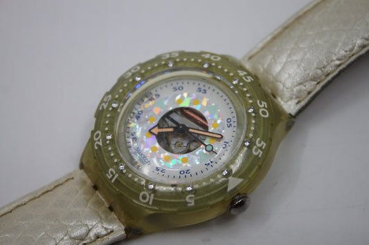 1994, Vintage Swatch Scuba 'Pearl Shell' SDK118, NO box, in Good, Working Condition, White Leather Strap