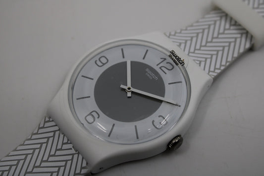 Vintage New Gents Swatch 'White Glove' SUOW131, NEW OLD STOCK, Never Worn, working 100% with the original strap