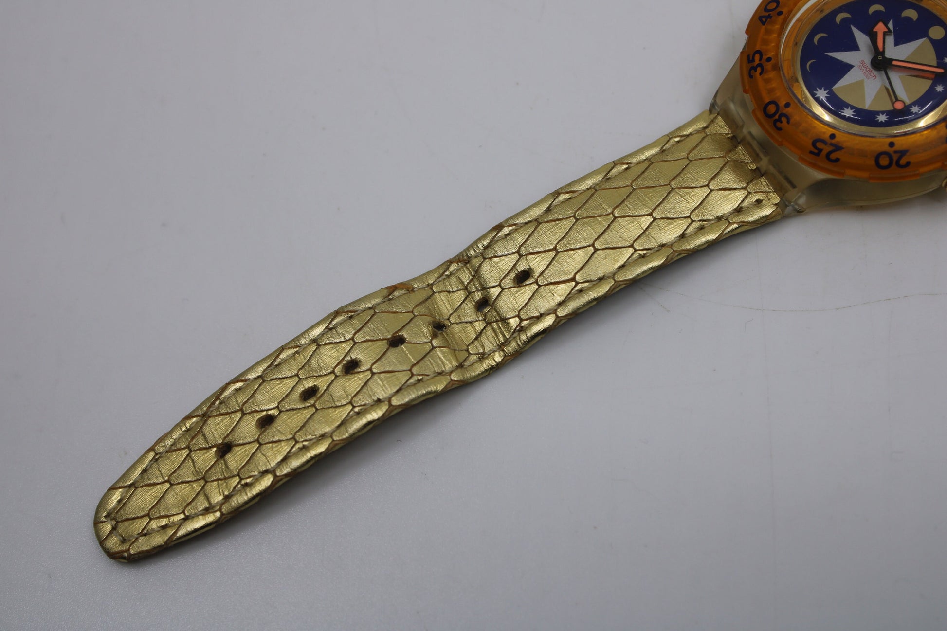 1993 Vintage Swatch Scuba SDK112 'Golden Island' NO box, GOOD, used condition, working 100%