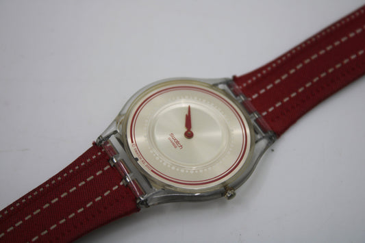 2003 'Corazon de Fuego' vintage Skin Swatch SFK171, NO box, good, used condition, Watch is working 100%, strap is original