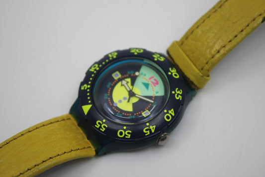 1992 Vintage Swatch Scuba 'Divine' SDN102, nice, used condition, working 100%, Original Swatch Strap